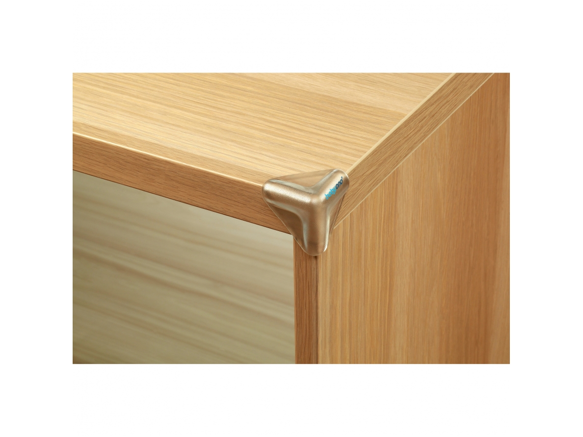 Triangular corner guards 1