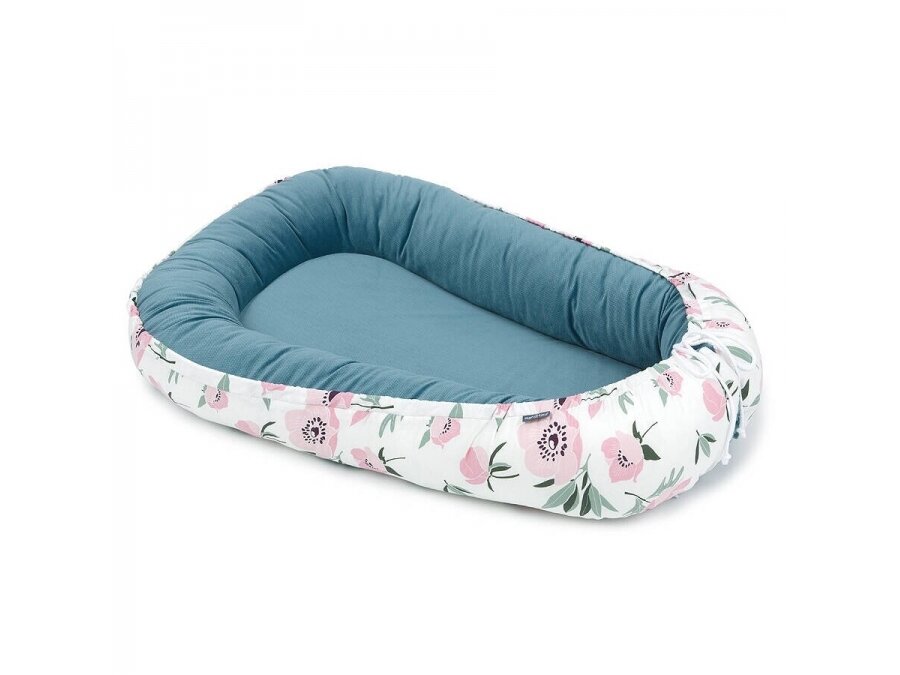 MamoTato baby nest ( cocoon ) - double-sided, velvet, flowers, white / blue